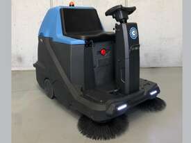 Second Hand Fimap FSR Ride-On Battery Sweeper - picture0' - Click to enlarge