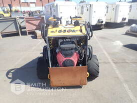 AUSTRAC MINI SKID STEER LOADER - picture1' - Click to enlarge