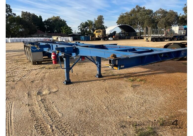 Buy Used freighter SKELETAL Skel Trailers in , - Listed on Machines4u