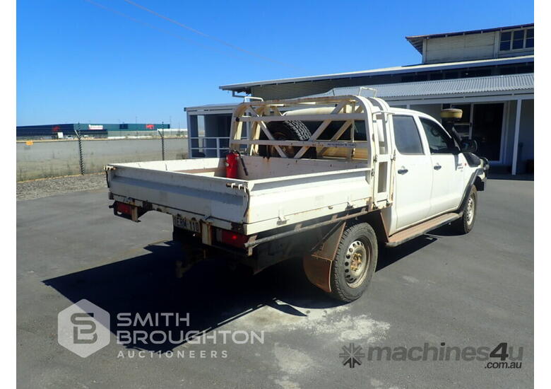 caption 2014 TOYOTA HILUX KUN26R 4X4 DUAL CAB TRAY TOP