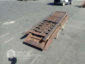 2 X METAL LOADING RAMPS - picture0' - Click to enlarge