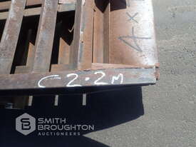 2 X METAL LOADING RAMPS - picture2' - Click to enlarge