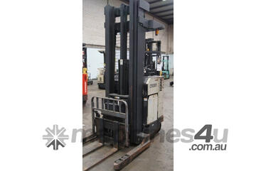 Crown 30RDTT240, 1.36T (6m Lift) Electric Rider Double Reach Forklift