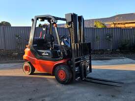 Linde Forklift 2.5T Container Mast with Tyne Positoners - picture0' - Click to enlarge