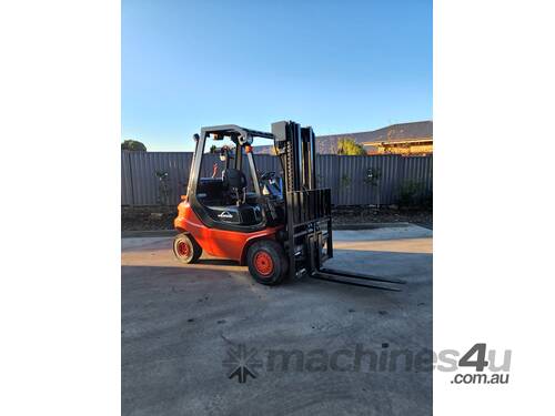 Linde Forklift 2.5T Container Mast with Tyne Positoners