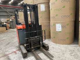 TOYOTA ELECTRIC RIDE-ON REACH TRUCK - picture0' - Click to enlarge