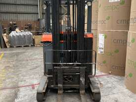 TOYOTA ELECTRIC RIDE-ON REACH TRUCK - picture0' - Click to enlarge