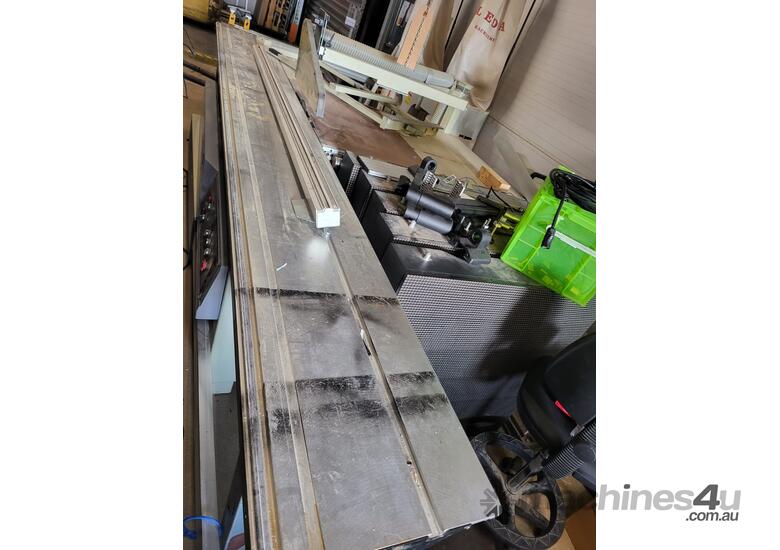 caption Sliding panel saw 3.6m
