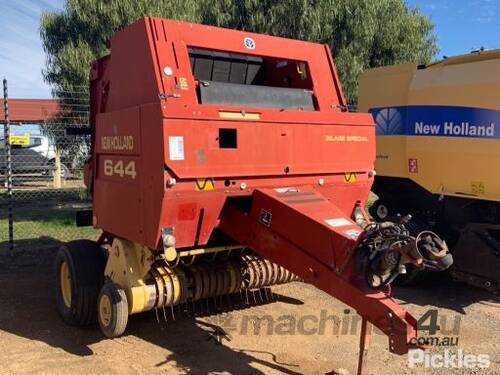 New Holland 644 Silage Special Round Baler