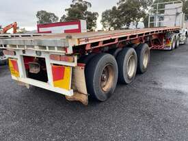 Trailer Flat Top 40ft Tri 20 and 40ft container pins SN1352 - picture0' - Click to enlarge