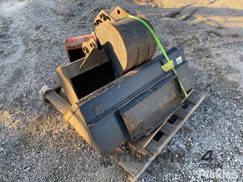 Pallet Of Assorted Mini Loader/Mini Excavator Buckets, 1050mm Mud Bucket To Suit Mini Loader, 600mm 