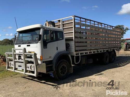 1999 International ACCO 2350G