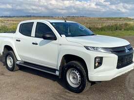 Mitsubishi Triton MR - picture0' - Click to enlarge