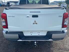 Mitsubishi Triton MR - picture2' - Click to enlarge