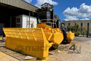 Tana     Landfill Compactor