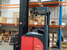 R16-115 Integrated Side-Shift Linde Forklift - picture2' - Click to enlarge