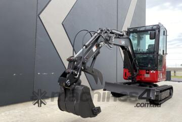 UHI 19hp Kubota Engine UME28 Mini Excavator with Cabin, Hydraulic Quick Hitch