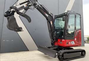 UHI 19hp Kubota Engine UME28 Mini Excavator with Cabin, Hydraulic Quick Hitch