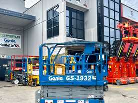 Genie GS1932 Electric Scissor Lift - picture0' - Click to enlarge