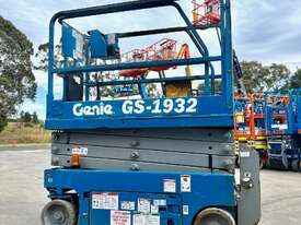 Genie GS1932 Electric Scissor Lift - picture0' - Click to enlarge