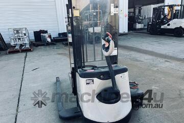 Crown 1.5t Walkie Stacker SX3030 - 3.2m Wide View Mast New 24 V 320Amp Battery New Paint + Service