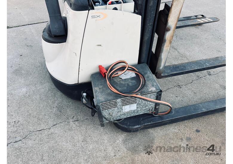 caption Crown 1.5t Walkie Stacker SX3030 - 3.2m Wide View Mast New 24 V 320Amp Battery New Paint + Service
