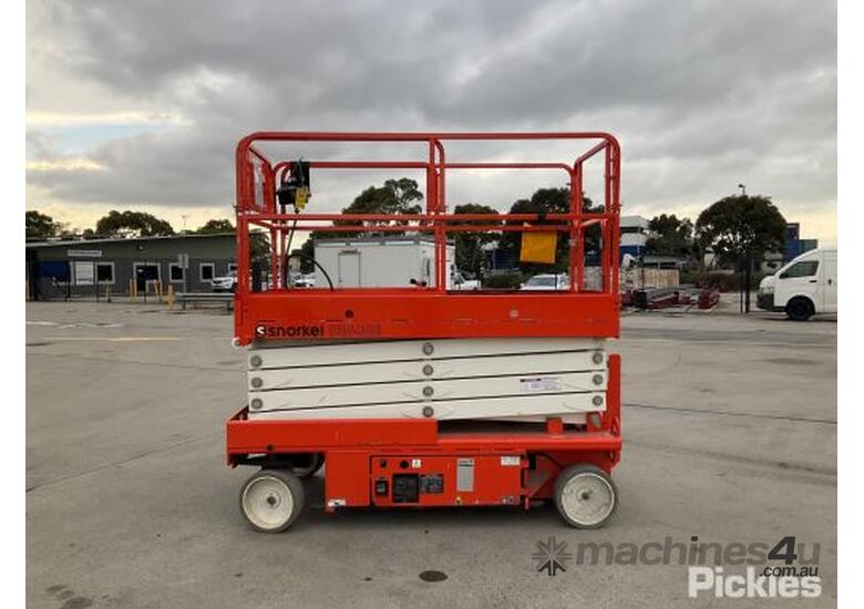 Used 2014 snorkel S2646 Electrical Scissor Lift in , - Listed on Machines4u