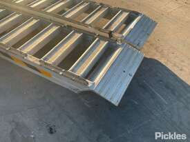 JETLAND 8 Tonne Aluminum  Loading Ramps
Length: 3700mm, Width: 500mm
Various Marks & Scratches - picture1' - Click to enlarge