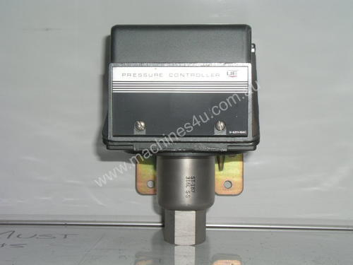 United Electric 8611 S164B Pressure Switch.