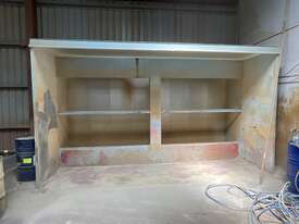 Enclosed Spray Booth - picture0' - Click to enlarge