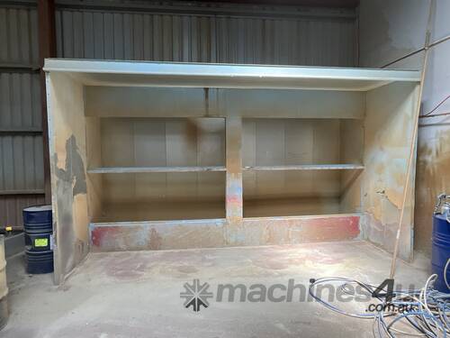 Enclosed Spray Booth