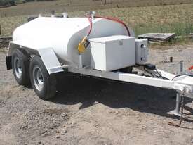 Fuel Trailer 2000L - picture0' - Click to enlarge