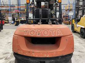 Toyota 4.5T LPG Forklift with Side Shift Fork Positioner - Perth - picture1' - Click to enlarge