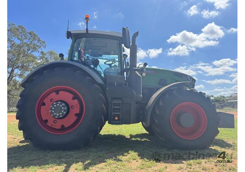 caption 2020 FENDT 942 VARIO