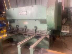 Welded Products Guillotine  - picture0' - Click to enlarge