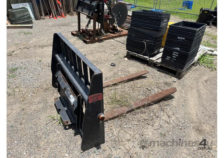 Used Norm Engineering Pallet Fork to Suit Vermeer Loader Wheel Loader ...