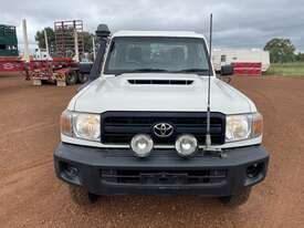 2018 Toyota Landcruiser Workmate Diesel - picture1' - Click to enlarge