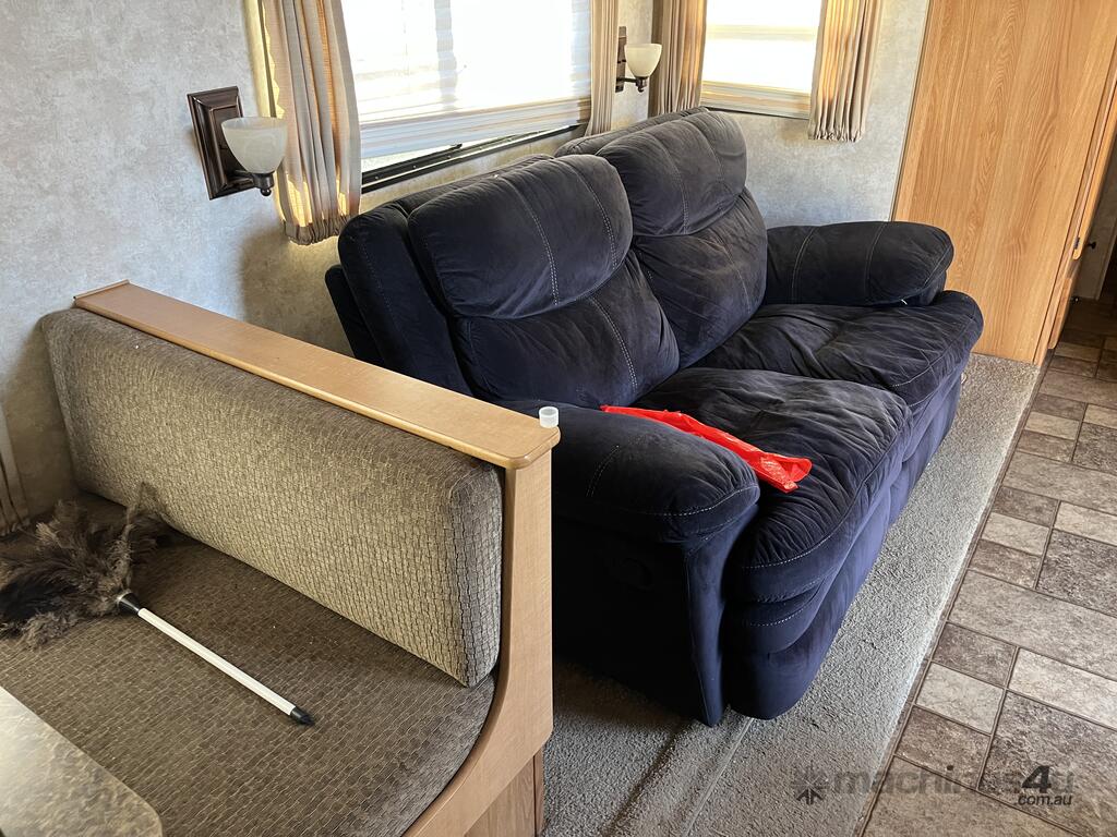 Buy Used 2011 HL Enterprise 2011 HL Enterprise Hy Line Tri Axle Caravan