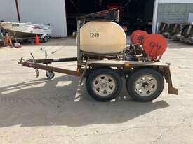 2011 MWS Fabrication Tandem Axle Spray Unit - picture2' - Click to enlarge