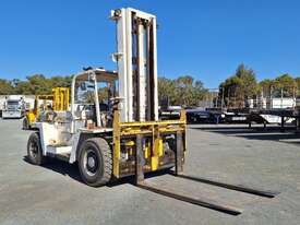 Clark CHY250 Forklift (Counterbalanced) - picture0' - Click to enlarge