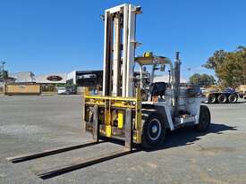 Clark CHY250 Forklift (Counterbalanced) - picture1' - Click to enlarge