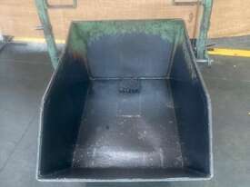 SWARF/TIPPING BIN - picture1' - Click to enlarge