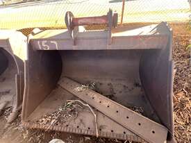 Excavator Bucket - picture0' - Click to enlarge