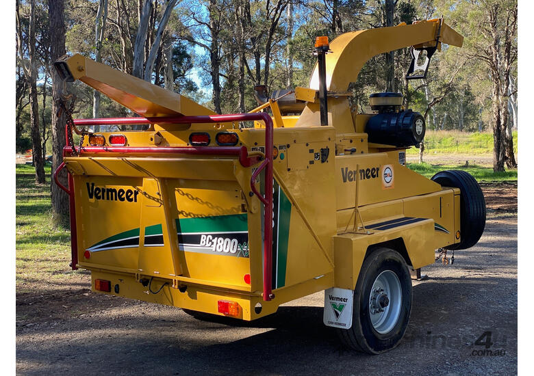 caption Vermeer BC1800 Wood Chipper Forestry Equipment