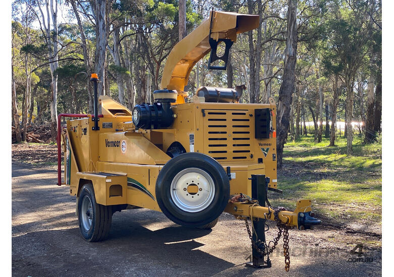 caption Vermeer BC1800 Wood Chipper Forestry Equipment
