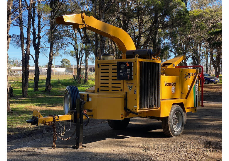 caption Vermeer BC1800 Wood Chipper Forestry Equipment