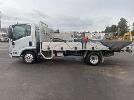 2022 Isuzu NLR 45-150 Table Top - picture2' - Click to enlarge