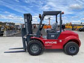 NEW APACHE CPC30 ALL TERRAIN HIGH MAST FORKLIFT - picture0' - Click to enlarge