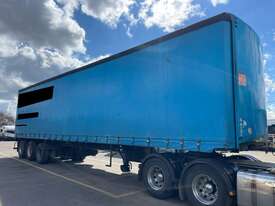 2002 Freighter Maxitrans ST-3 44ft Tri Axle Curtainsider - picture0' - Click to enlarge