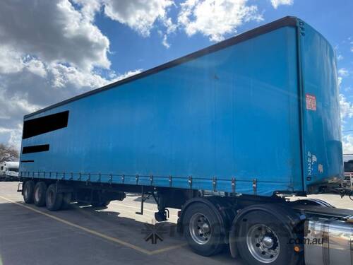 2002 Freighter Maxitrans ST-3 44ft Tri Axle Curtainsider